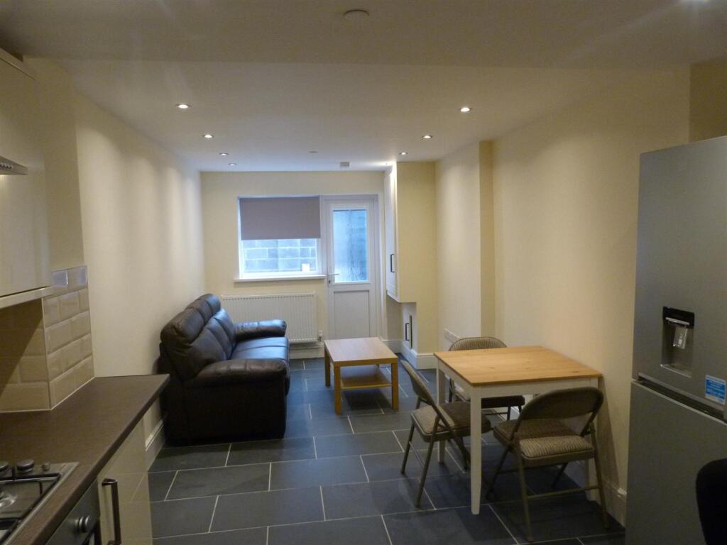 Main image of property: Glynrhonndda Street