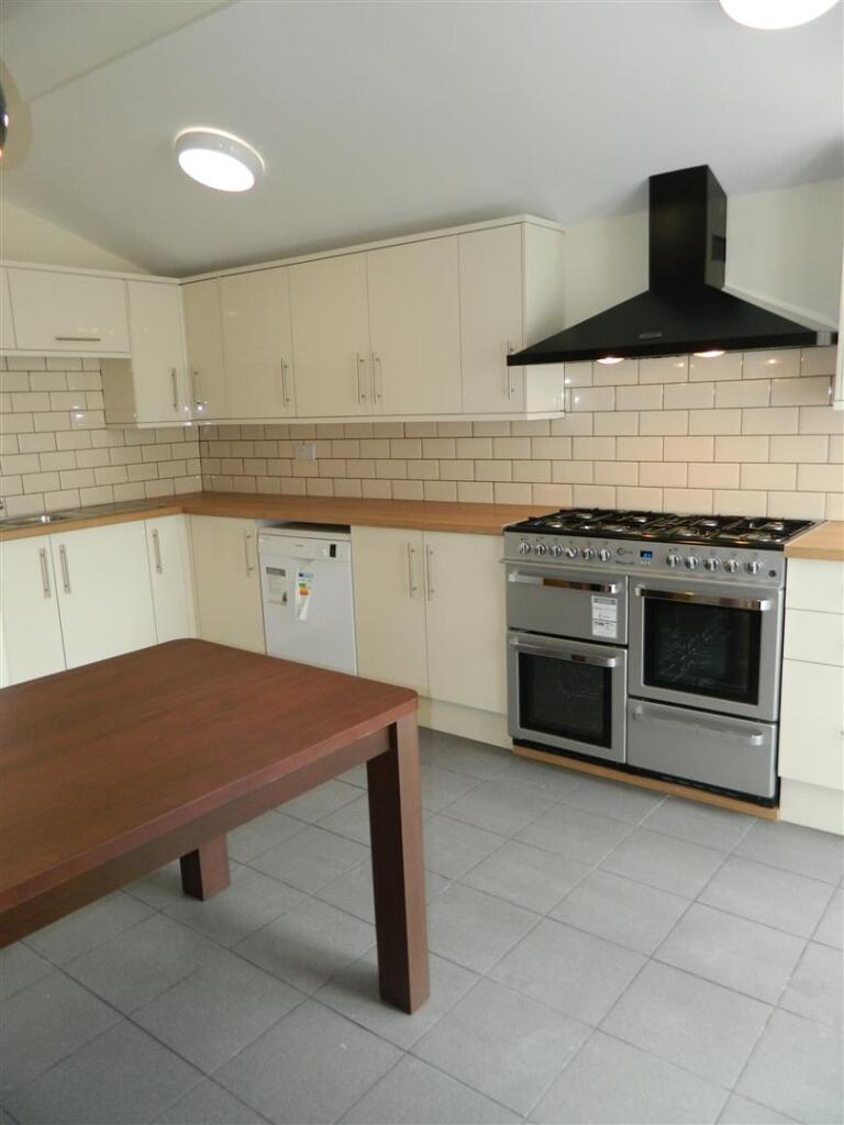 Main image of property: Miskin Street, Cathays