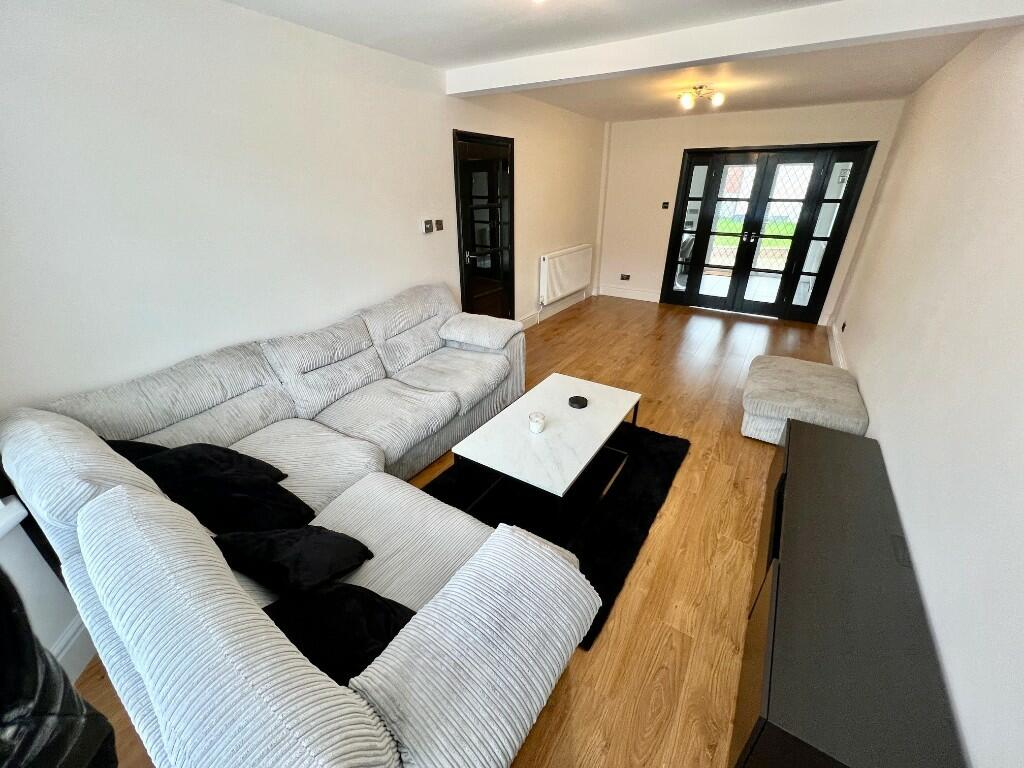 3 bedroom end of terrace house for rent in Torrington Avenue, TILE HILL, Coventry, CV4