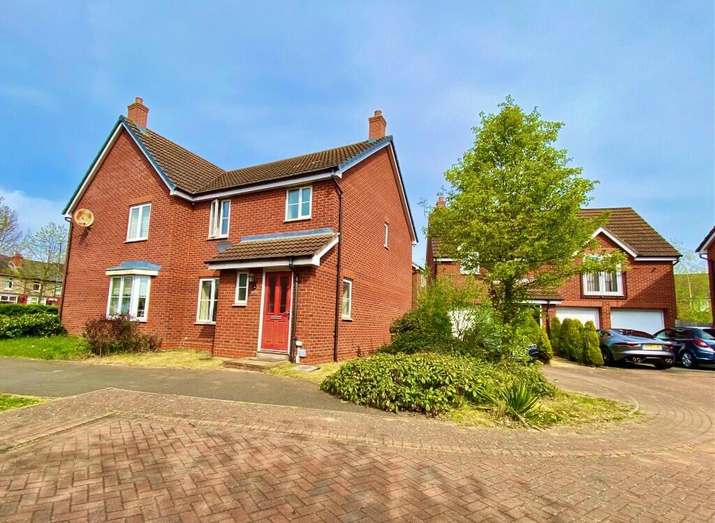 Main image of property: Cadet Close, NEW STOKE VILLAGE, Coventry, CV3