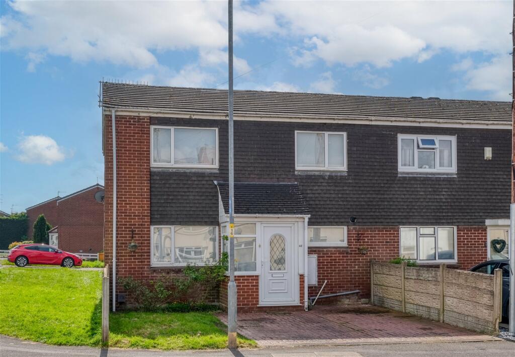 3 bedroom end of terrace house for sale in Woodrow Lane, Catshill
