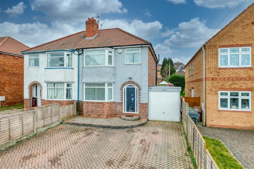 3 bedroom semidetached house for sale in Birmingham Road, Lickey End