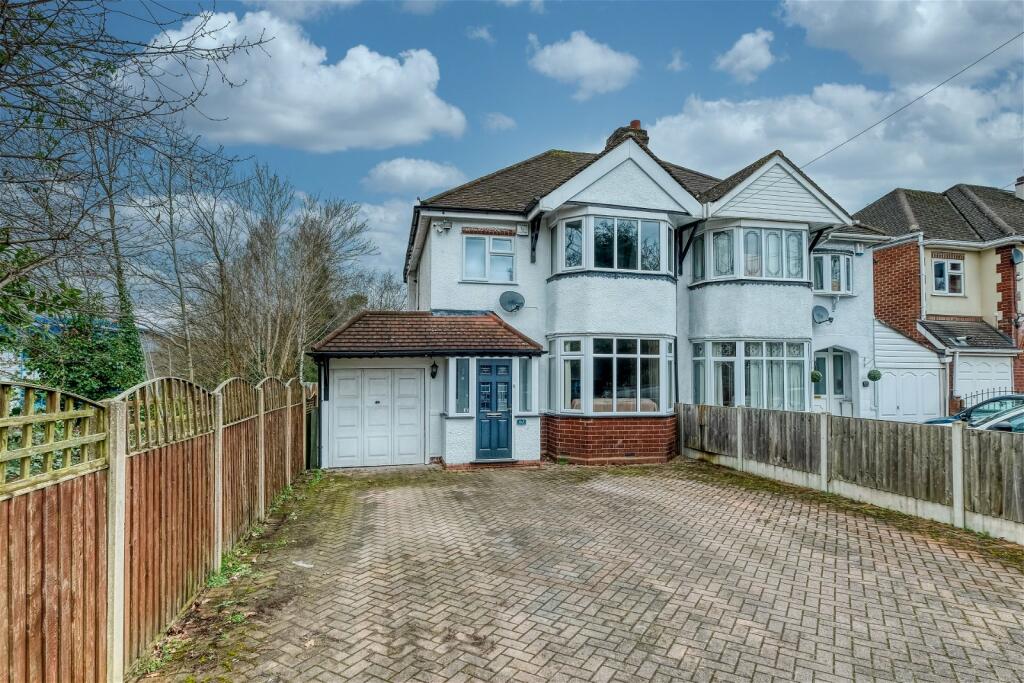 3 bedroom semidetached house for sale in Dudley Road, Kingswinford