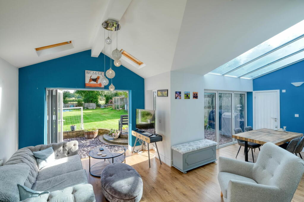 Additional property image - St. Godwalds Road, Aston Fields, Bromsgrove, B60 3BW
