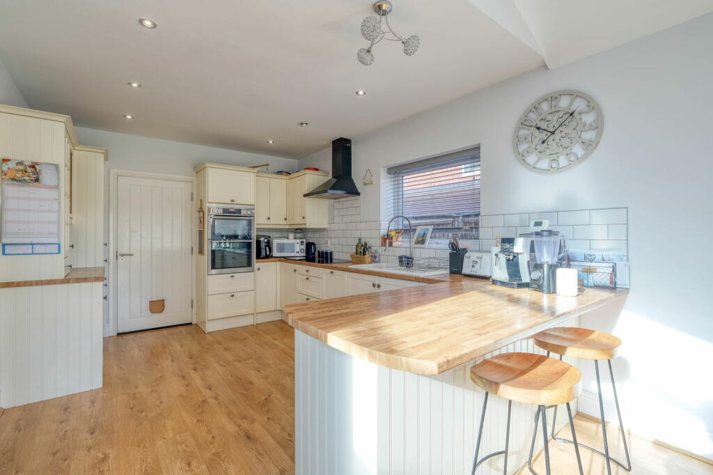 Additional property image - St. Godwalds Road, Aston Fields, Bromsgrove, B60 3BW