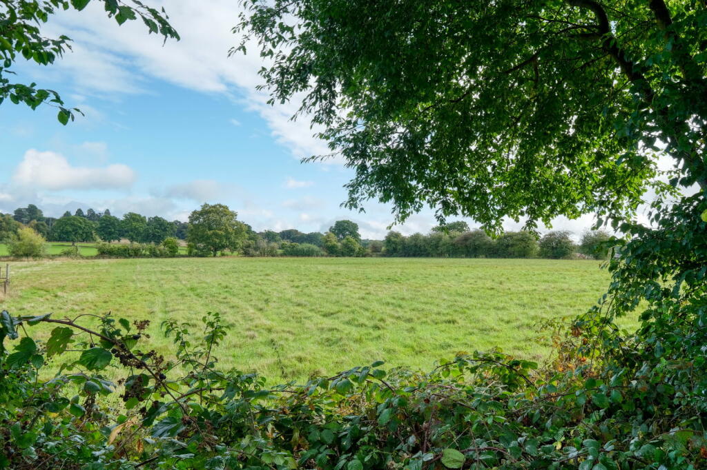 Additional property image - St. Godwalds Road, Aston Fields, Bromsgrove, B60 3BW