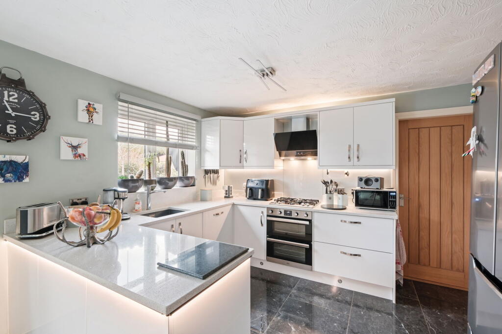 Additional property image - Sandown Drive, Catshill, Bromsgrove, B61 0SD