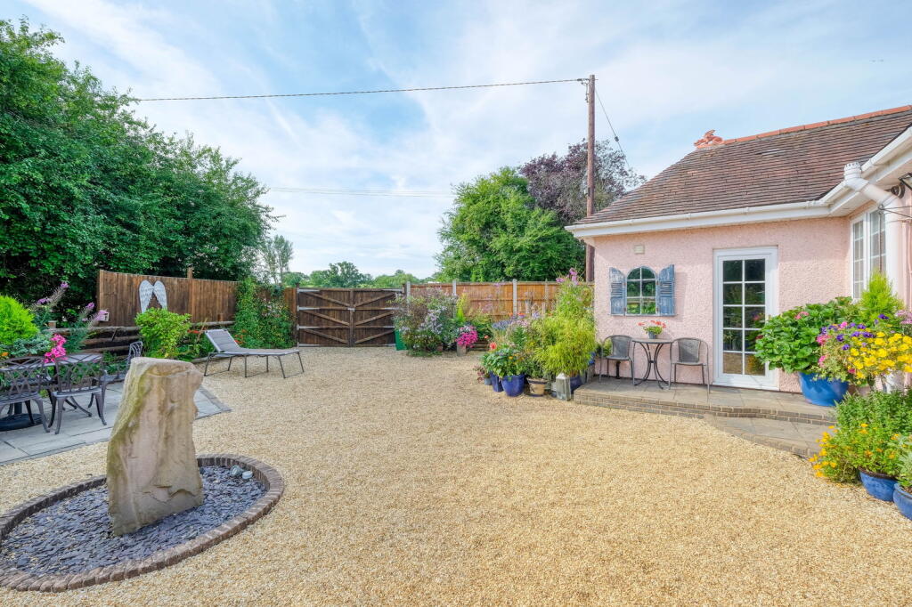 Additional property image - Bromsgrove Road, Hunnington, Halesowen, B62 0JW
