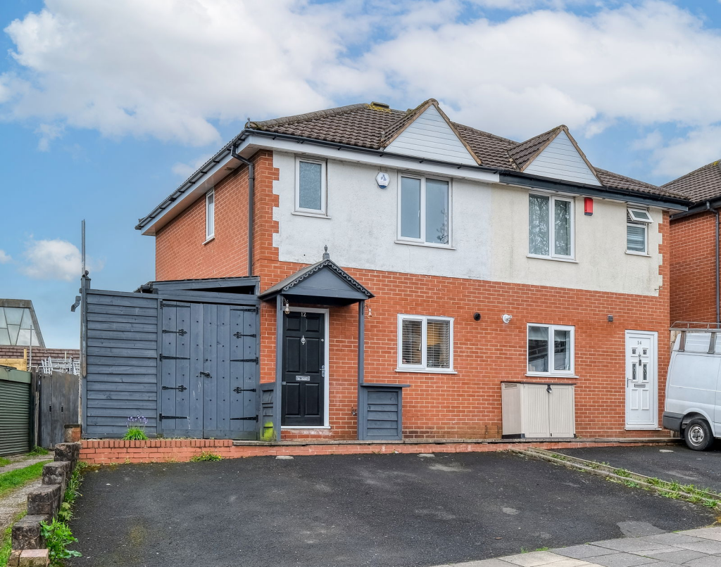 Main image of property: Ryde Park Road, Rednal, Birmingham, B45 8RE