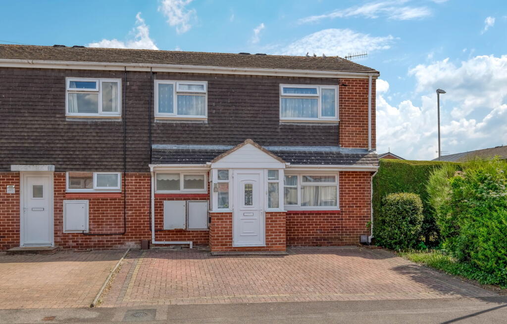 Main image of property: Woodrow Lane, Catshill, Bromsgrove, B61 0PX