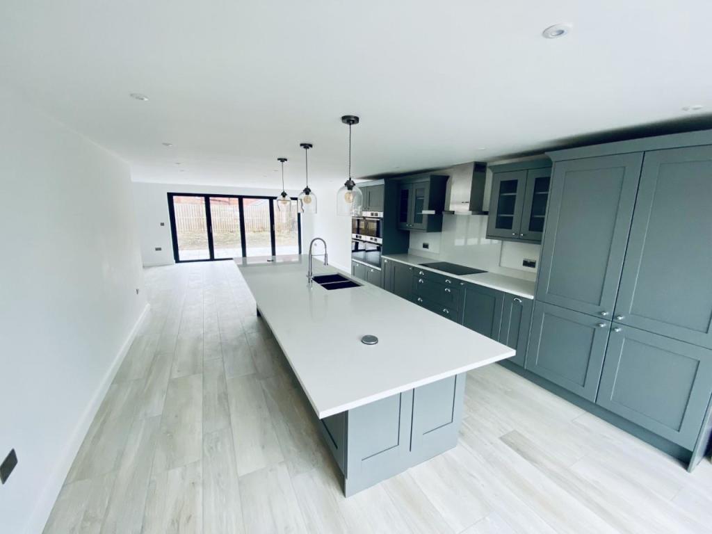 4 bedroom detached house for sale in New Lane, Skelmanthorpe