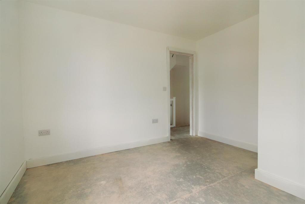 4 bedroom detached house for sale in New Lane, Skelmanthorpe