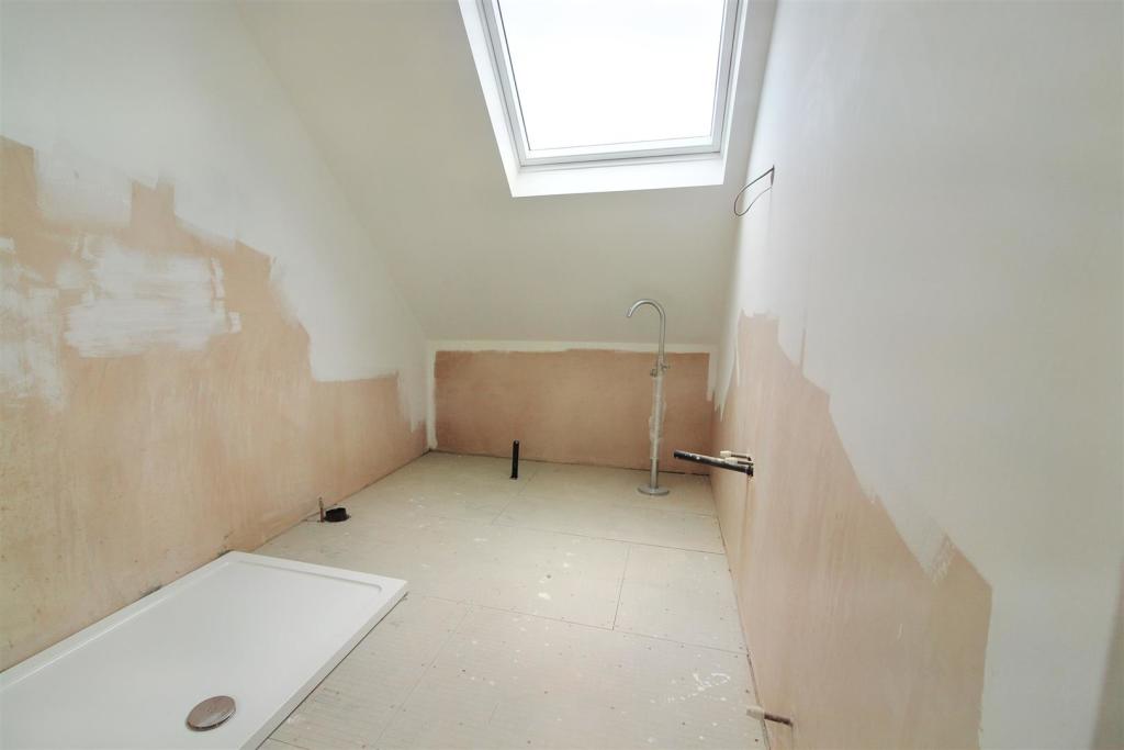 4 bedroom detached house for sale in New Lane, Skelmanthorpe