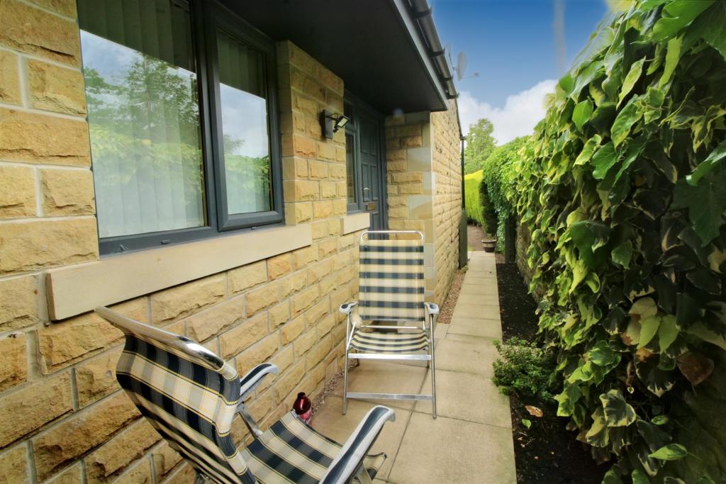 4 bedroom detached bungalow for sale in Ings Mill Avenue, Clayton West