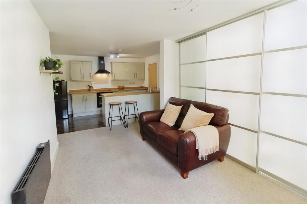 2 bedroom apartment for sale in The Park, Kirkburton, Huddersfield, HD8