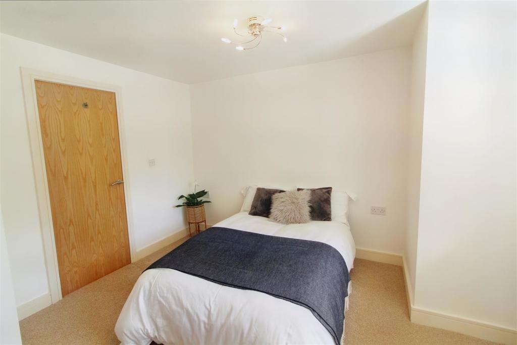 2 bedroom apartment for sale in The Park, Kirkburton, Huddersfield, HD8