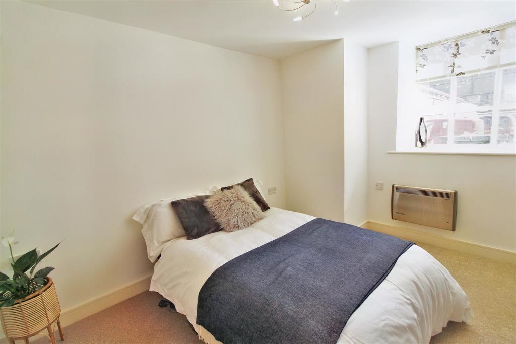 2 bedroom apartment for sale in The Park, Kirkburton, Huddersfield, HD8