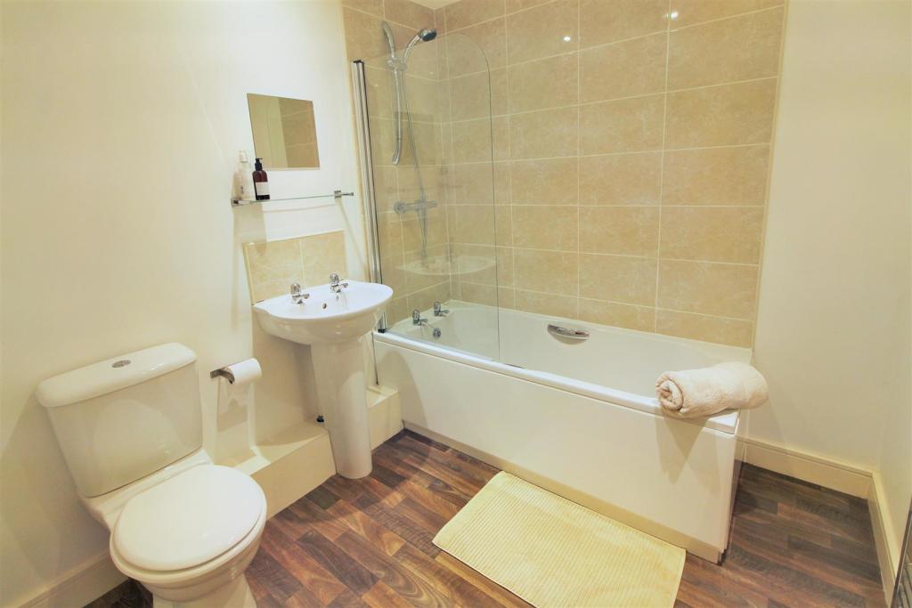 2 bedroom apartment for sale in The Park, Kirkburton, Huddersfield, HD8