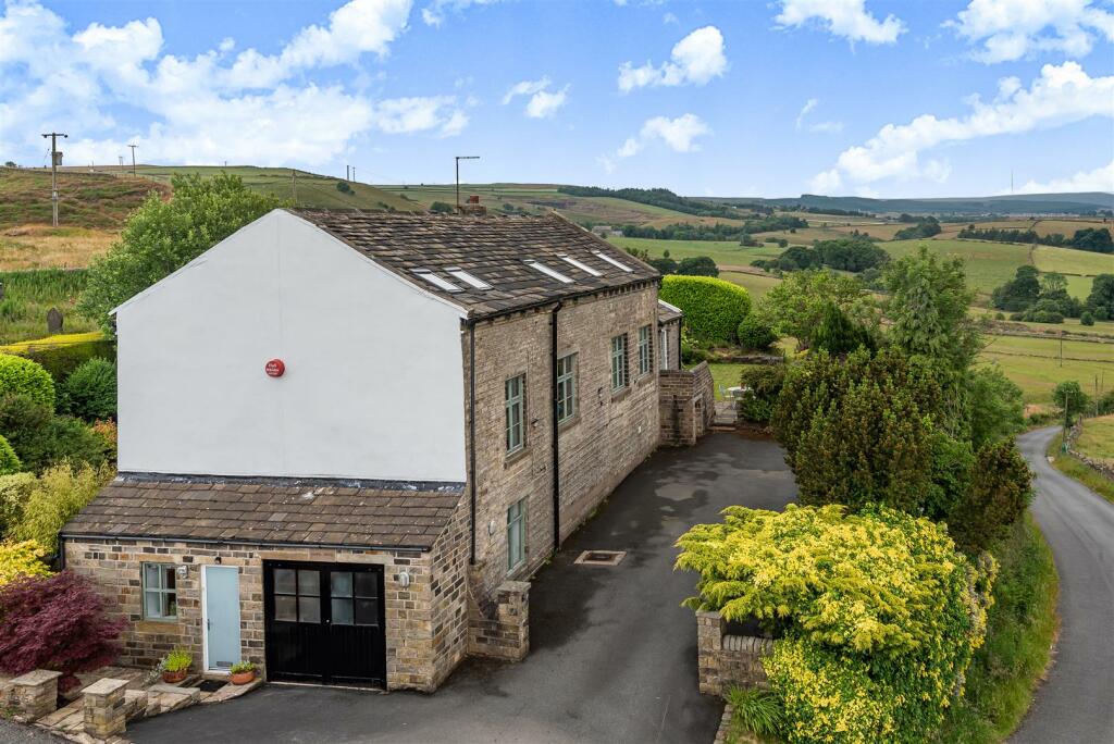 4 bedroom detached house for sale in Gatehead Lane, Hepworth, Holmfirth