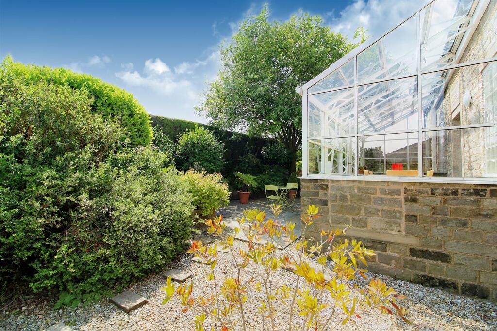 4 bedroom detached house for sale in Gatehead Lane, Hepworth, Holmfirth