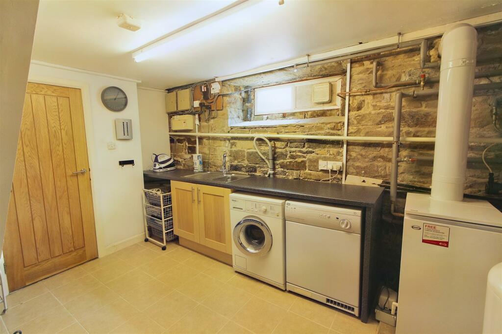 4 bedroom detached house for sale in Gatehead Lane, Hepworth, Holmfirth