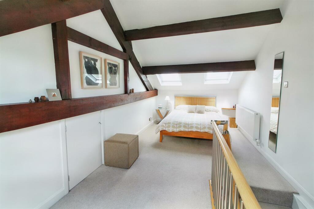 4 bedroom detached house for sale in Gatehead Lane, Hepworth, Holmfirth