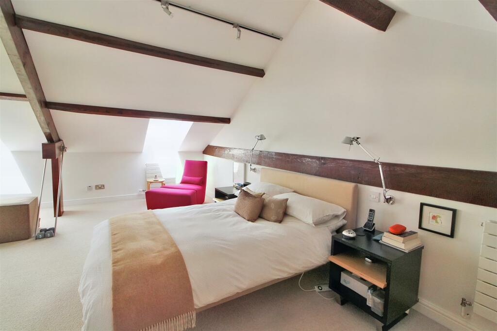 4 bedroom detached house for sale in Gatehead Lane, Hepworth, Holmfirth