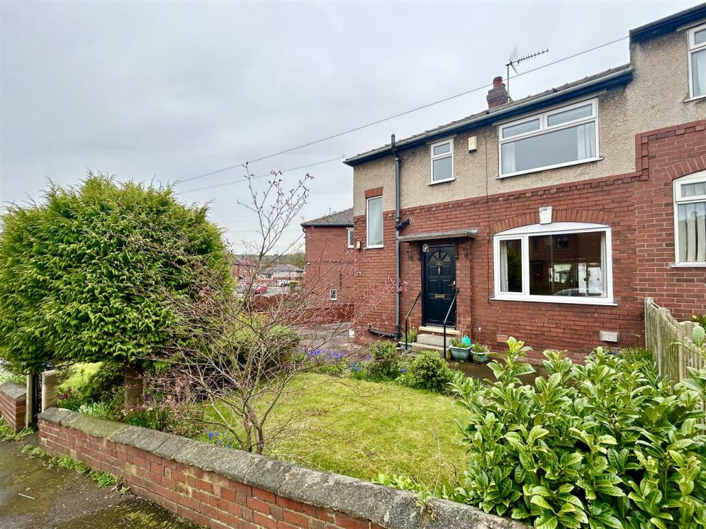 3 bedroom semidetached house for sale in Withyside, Denby Dale