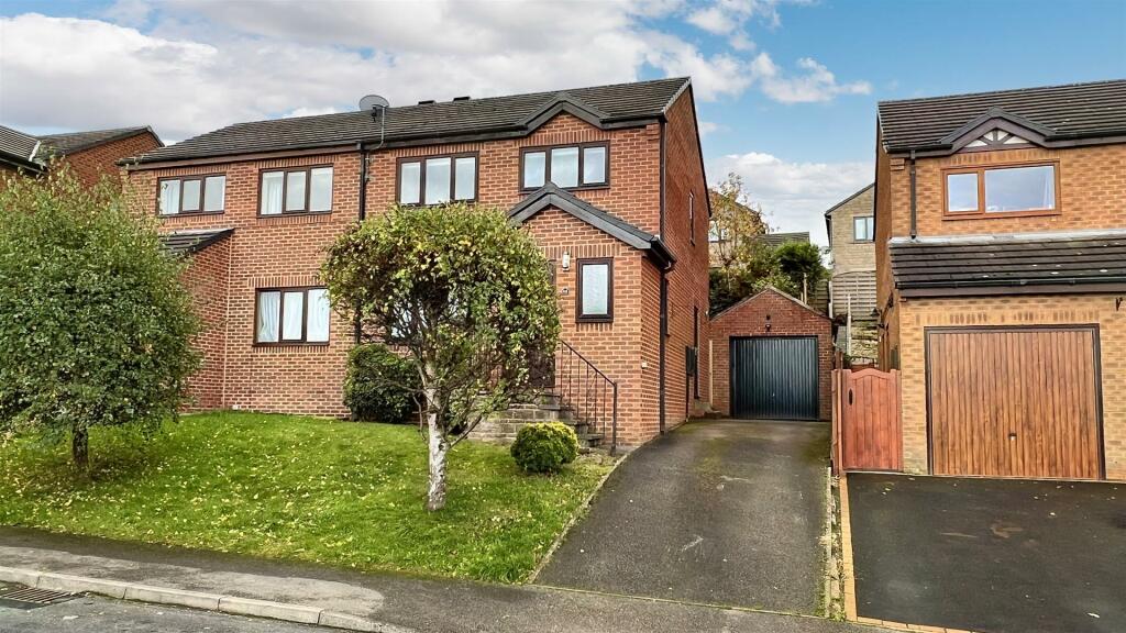 3 bedroom semidetached house for sale in Ings Mill Drive, Clayton West