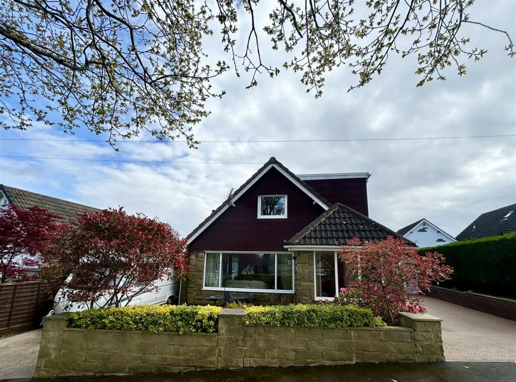 4 bedroom detached house for sale in Pilling Lane, Scissett, Huddersfield HD8 9LP, HD8