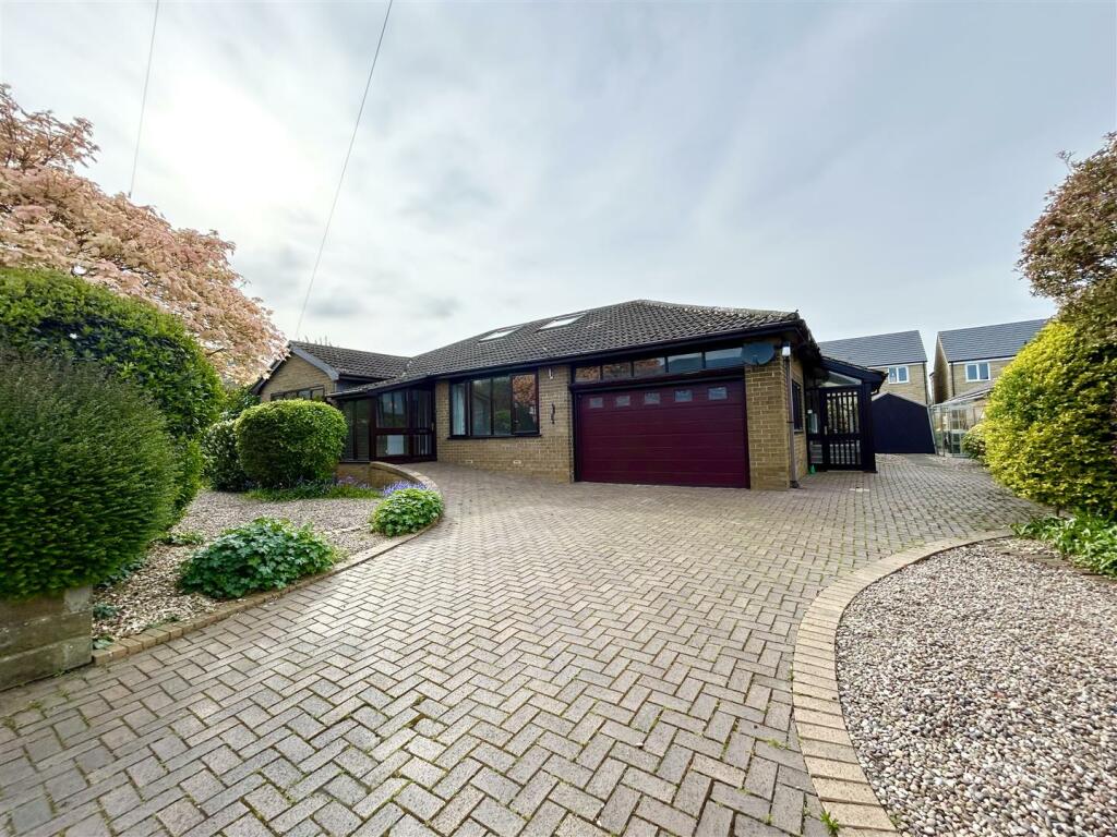 Main image of property: Bedale Drive, Skelmanthorpe, Huddersfield, HD8 9EU