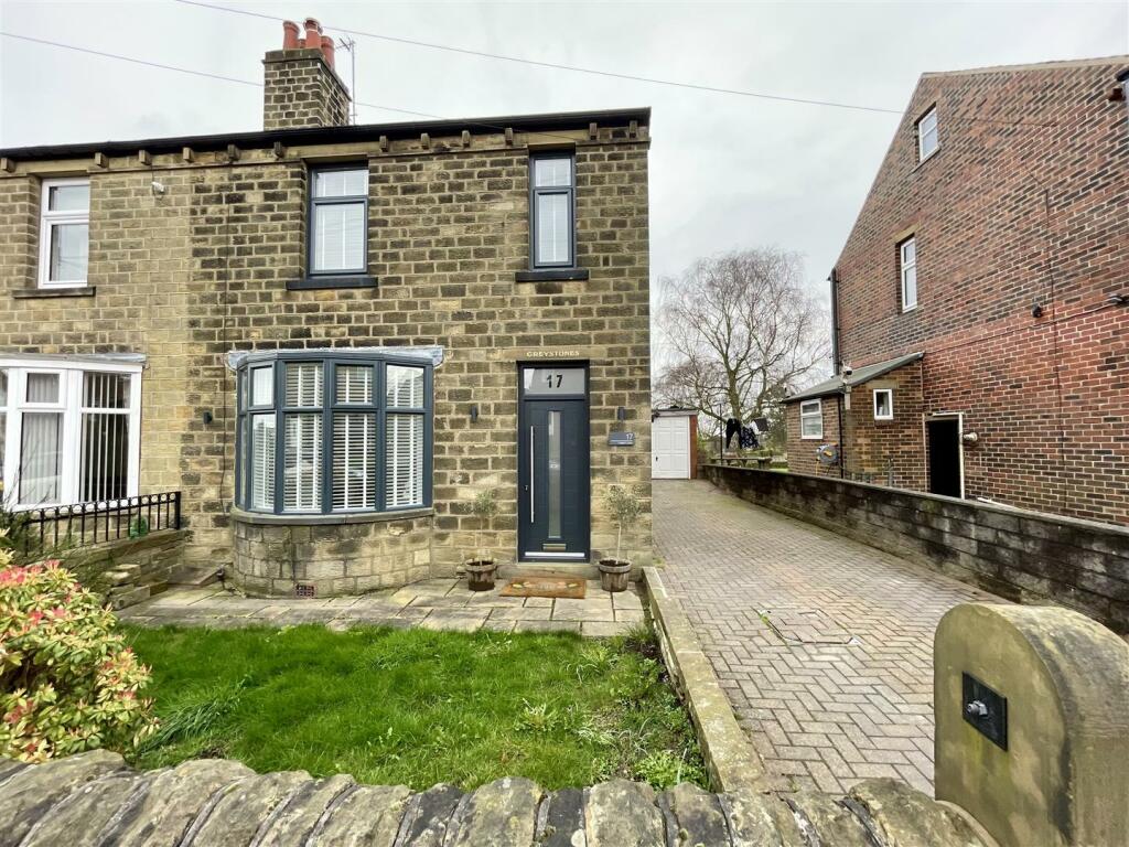 3 bedroom semidetached house for sale in Lidgett Lane, Skelmanthorpe