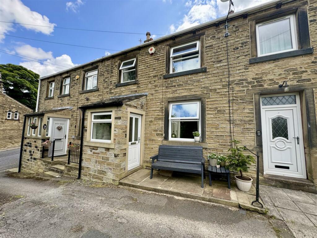 Main image of property: Far Dene, Kirkburton, Huddersfield, HD8 0QZ