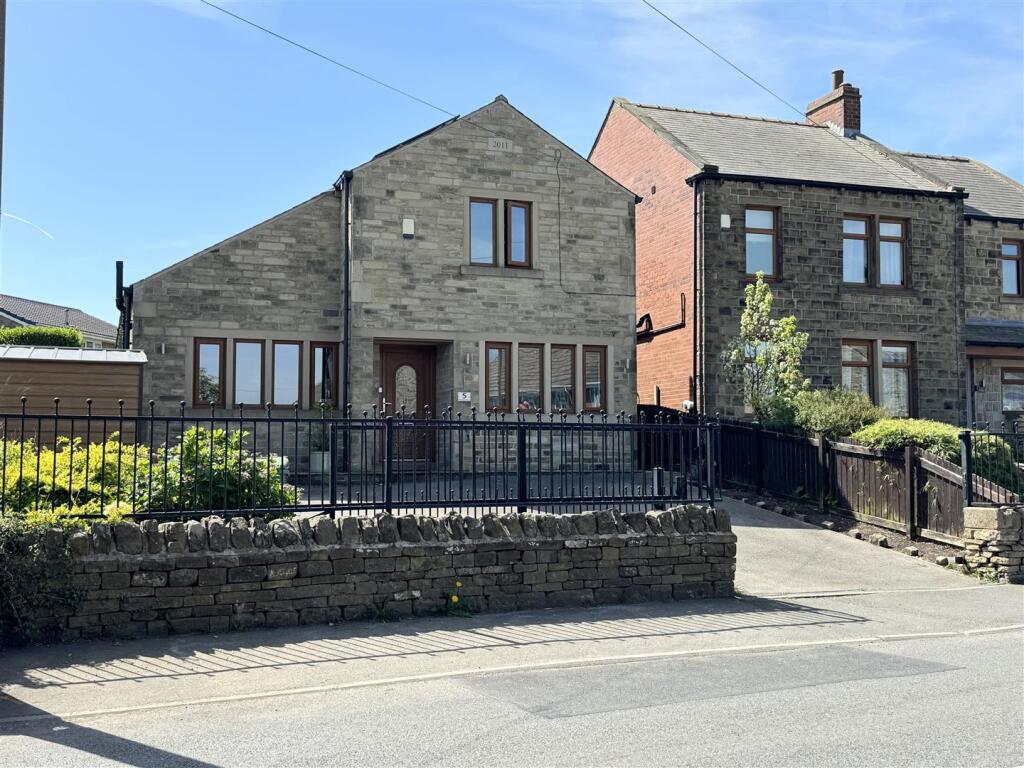 Main image of property: Beaumont Street, Emley, HD8 9RJ