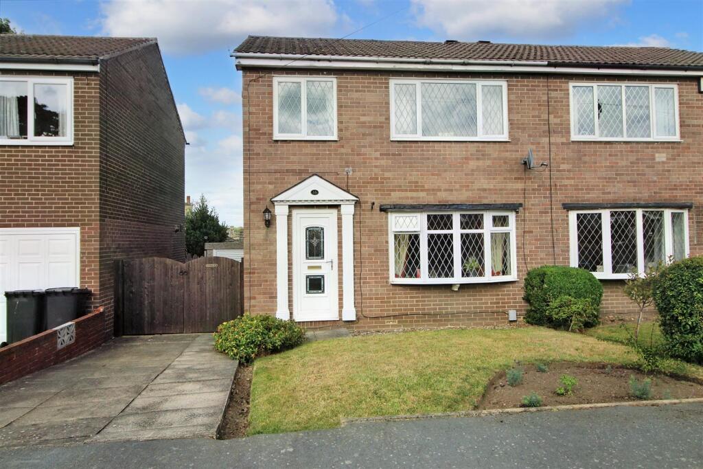 Main image of property: Burton Acres Mews, Kirkburton, HD8 0RE