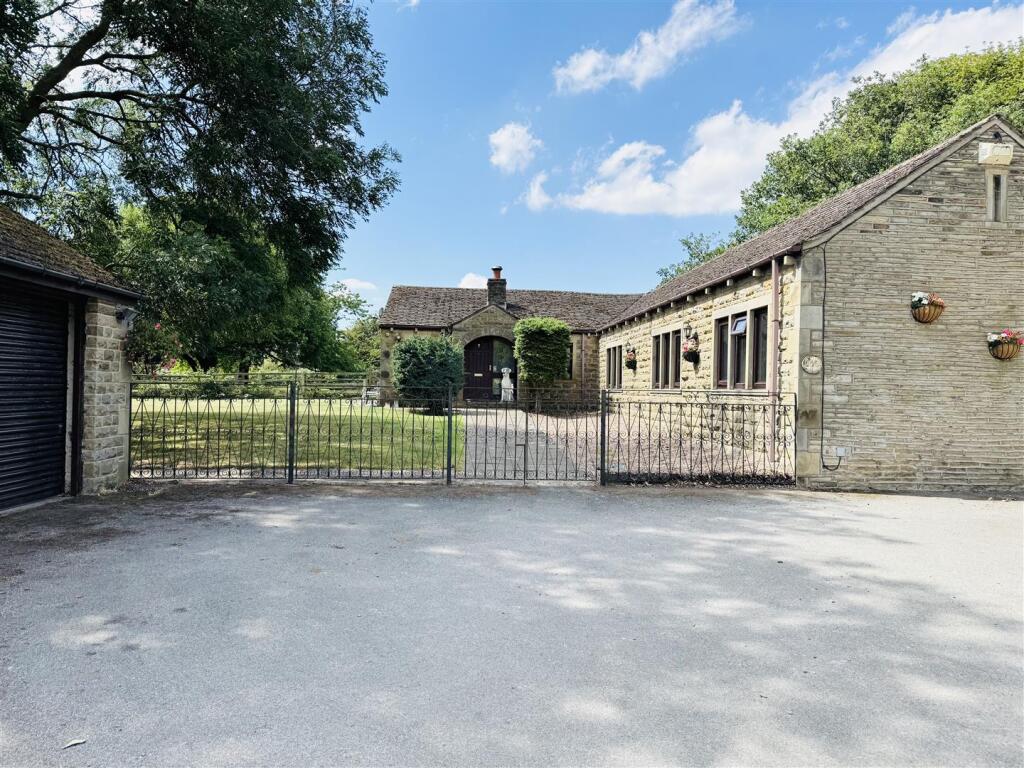 Main image of property: Wakefield Road, Lepton, HD8 0LX