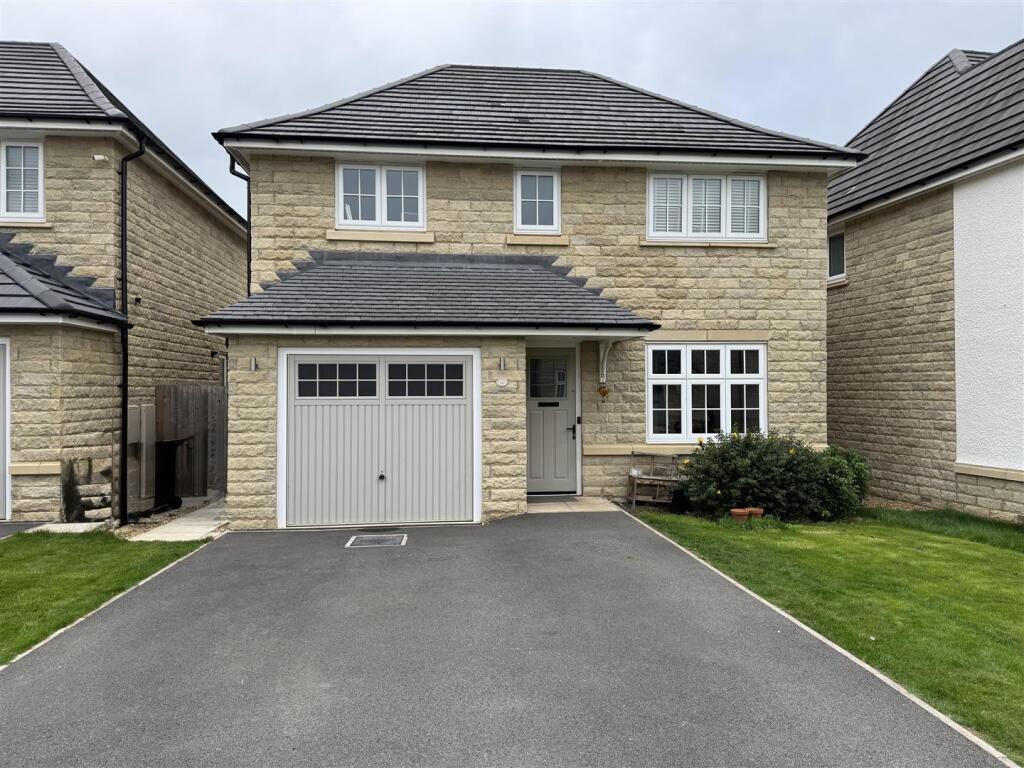 Main image of property: Park Gate Court, Scissett HD8 9UZ