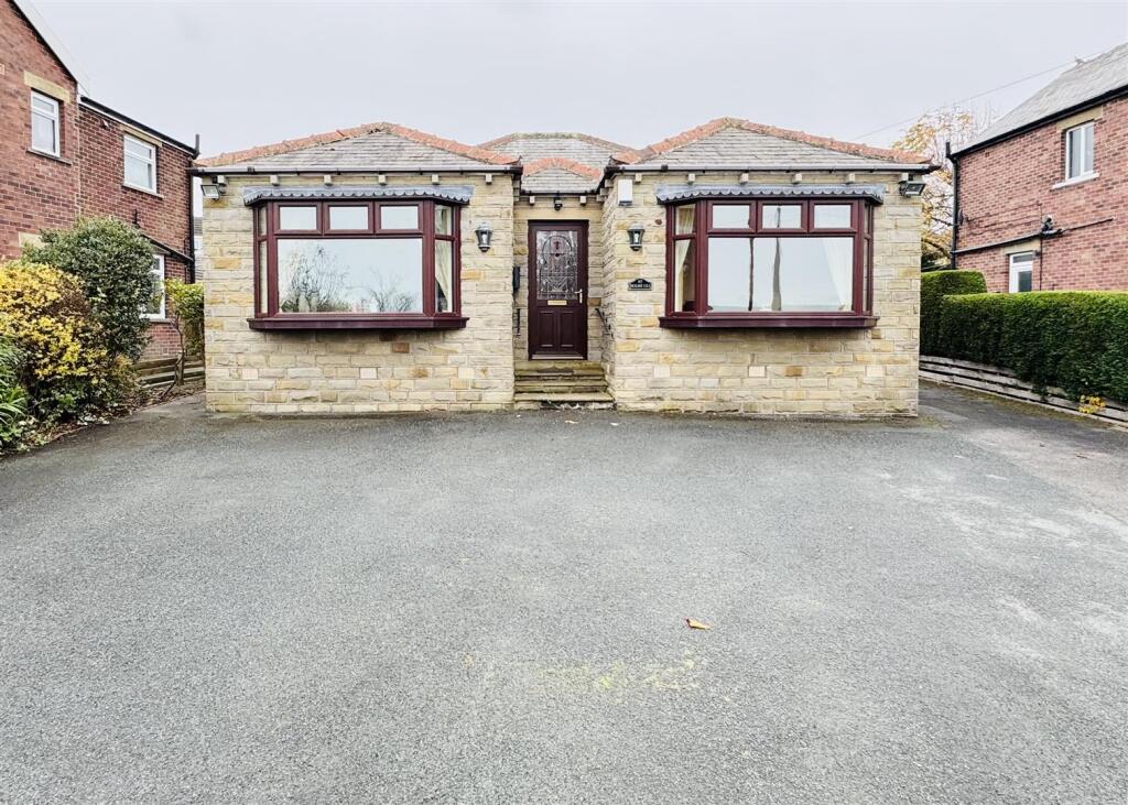 Main image of property: Huddersfield Road, Skelmanthorpe, HD8 9AR
