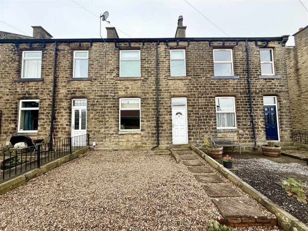 Main image of property: Hallas Road, Kirkburton, Huddersfield HD8 0QQ