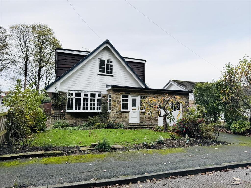 Main image of property: North Wood Park, Kirkburton HD8 0PY