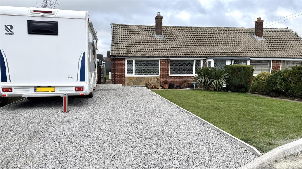 Main image of property: Matherville, Skelmanthorpe, HD8 9DN