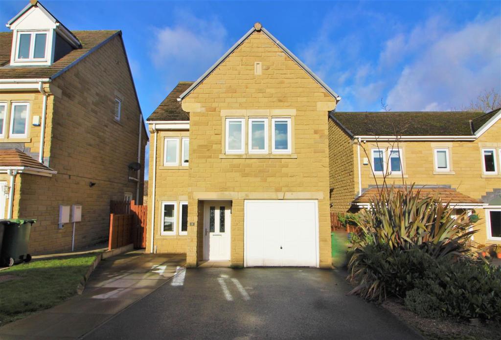 5 bedroom detached house for sale in The Maltings, Shepley, Huddersfield, HD8 8FA, HD8