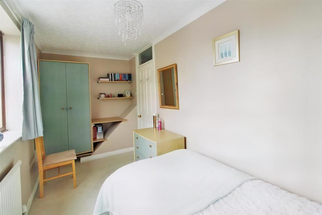 4 bedroom detached house for sale in Gregory Drive, Kirkburton, Huddersfield HD8 0XH, HD8