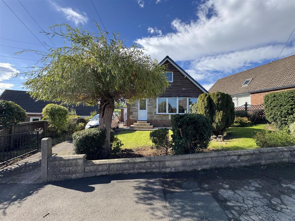 Main image of property: Pennine Rise, Scissett, Huddersfield HD8 9JE