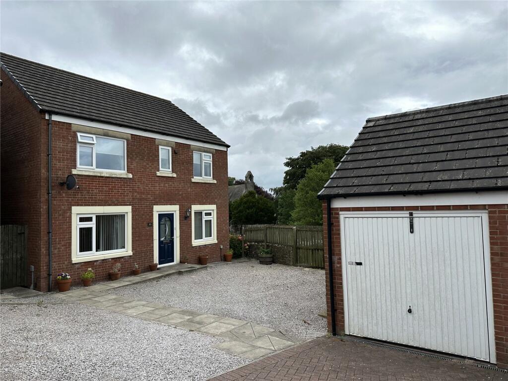 4 bedroom detached house for sale in Church Meadows, Great Broughton