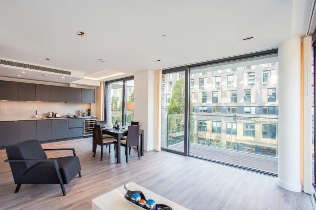 2 bedroom apartment for rent in Cashmere House, Goodman's Fields, Aldgate E1