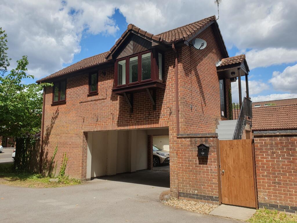 Main image of property: Stirling Crescent, Hedge End