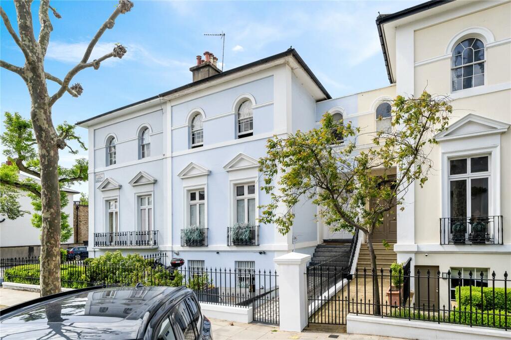 4 bedroom end of terrace house for rent in Addison Avenue,
Holland Park, W11