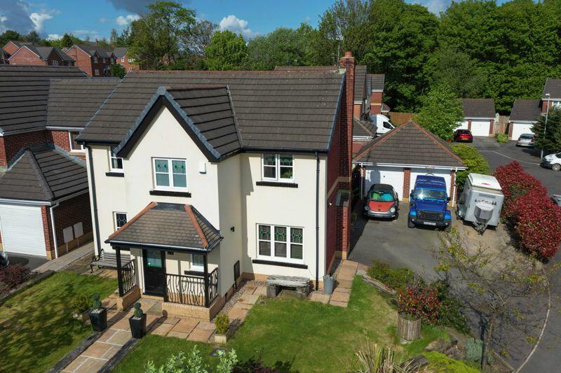 4 bedroom detached house for sale in Tarnside Close, Rochdale OL16 2QD