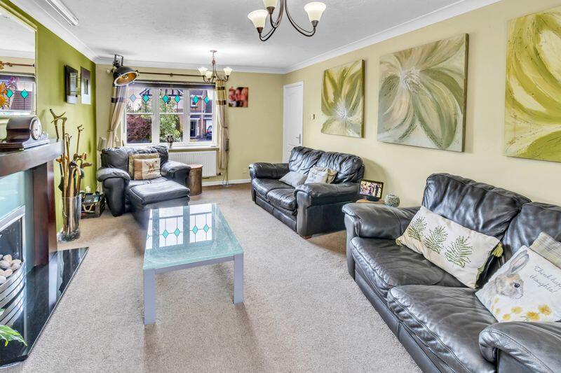 4 bedroom detached house for sale in Tarnside Close, Rochdale OL16 2QD